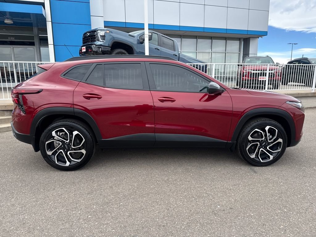 Used 2024 Chevrolet Trax RS w/ Sunroof Package image 6