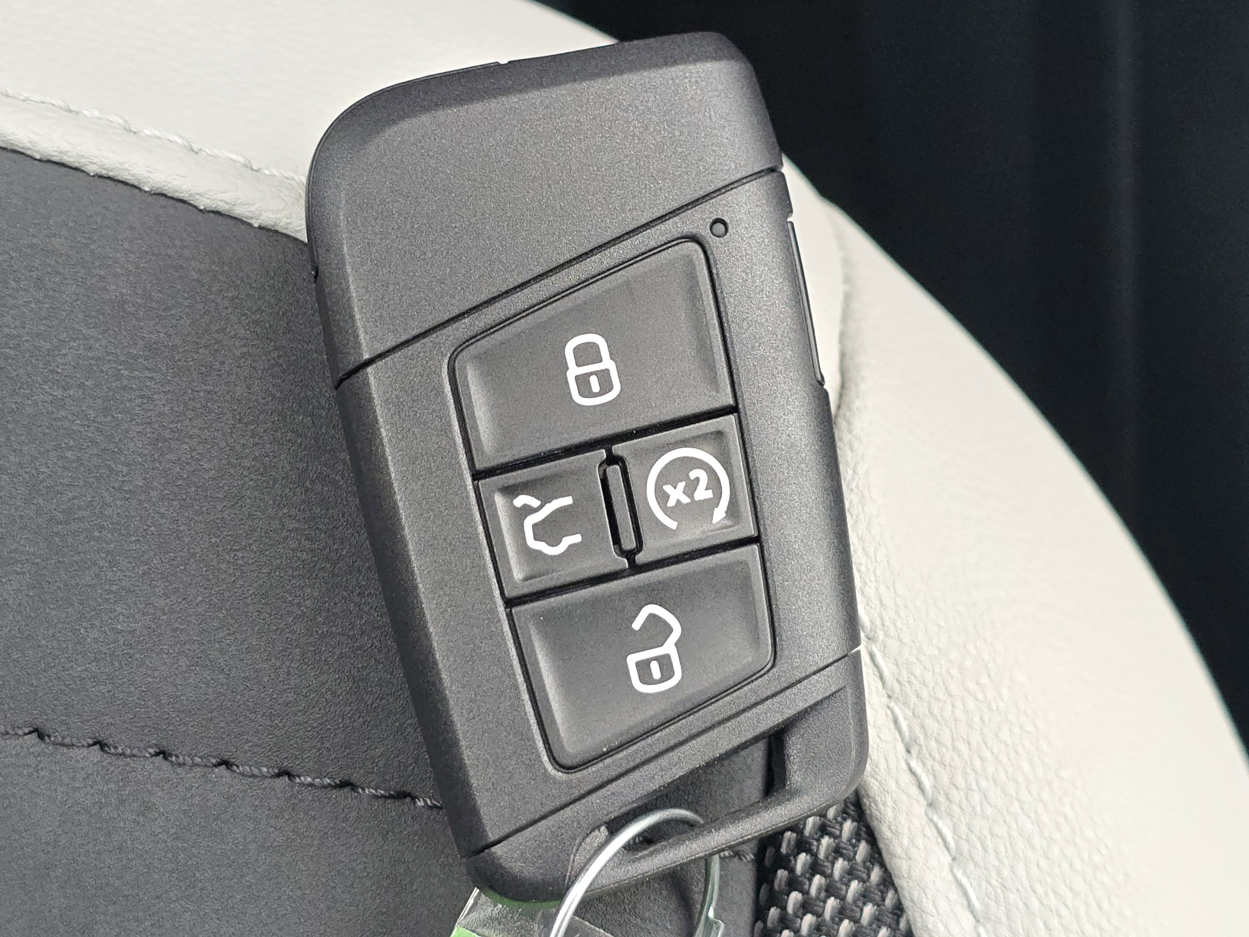 New 2026 Volkswagen Taos SE image 27