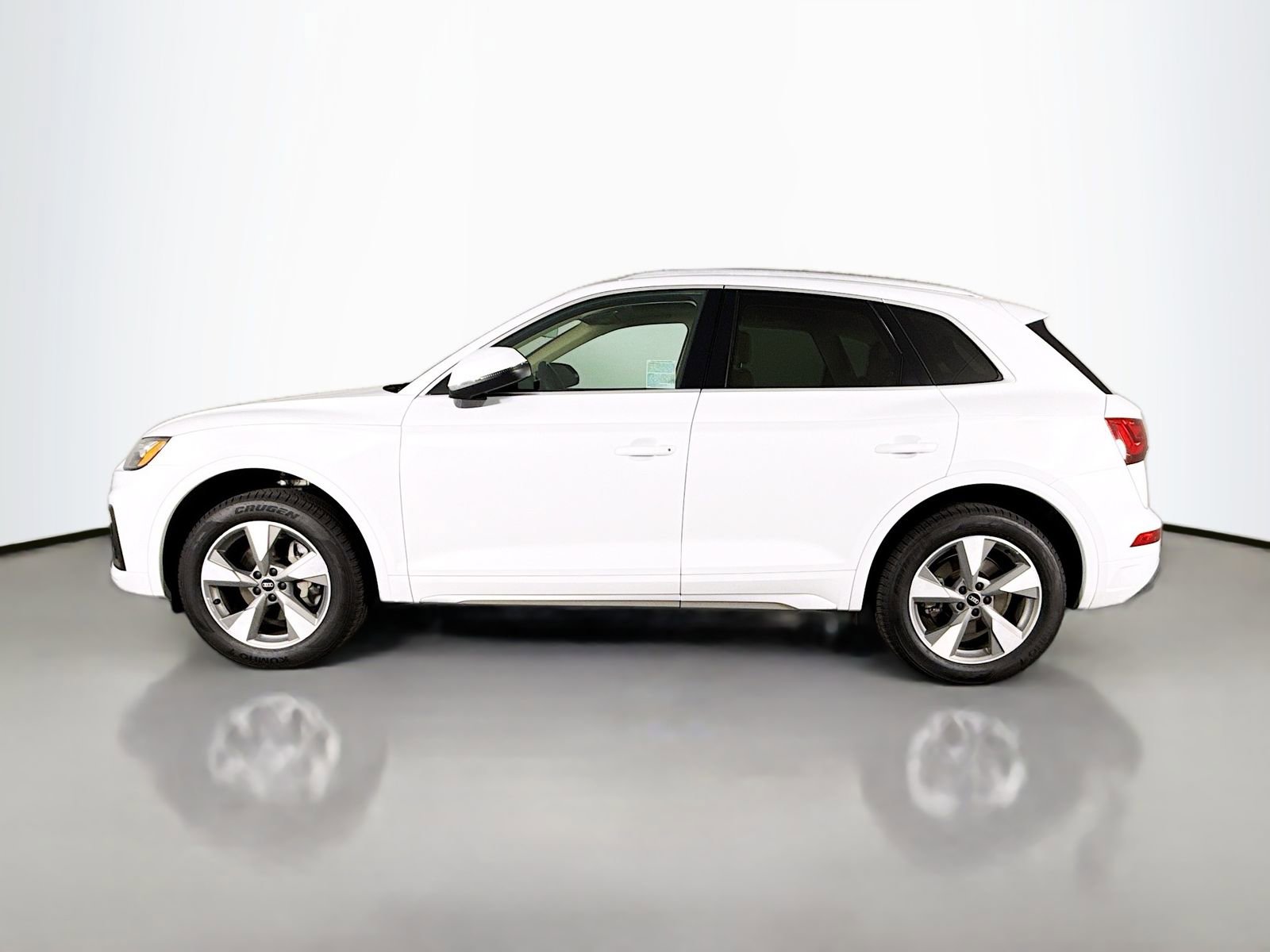 Used 2023 Audi Q5 2.0T Premium w/ Convenience Package image 4