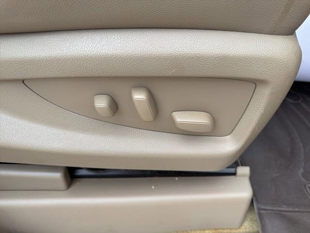 Used 2018 Chevrolet Suburban Premier image 15