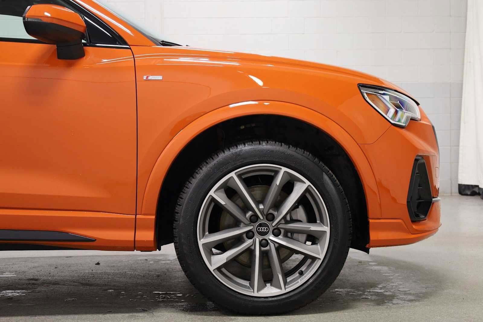 Certified 2025 Audi Q3 2.0T Premium w/ Black Optic Sport Package image 11