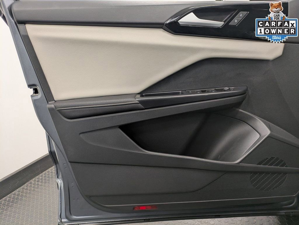 Used 2025 Volkswagen Taos S image 8