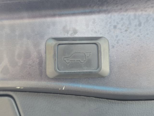 Used 2021 Toyota RAV4 XLE Premium image 13