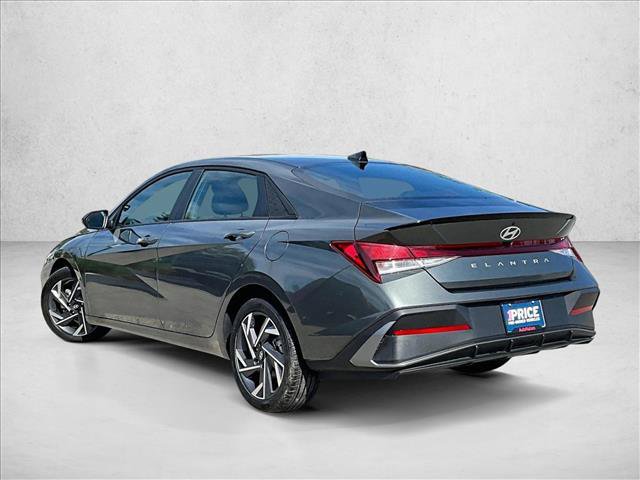 Used 2025 Hyundai Elantra Sport FWD image 13