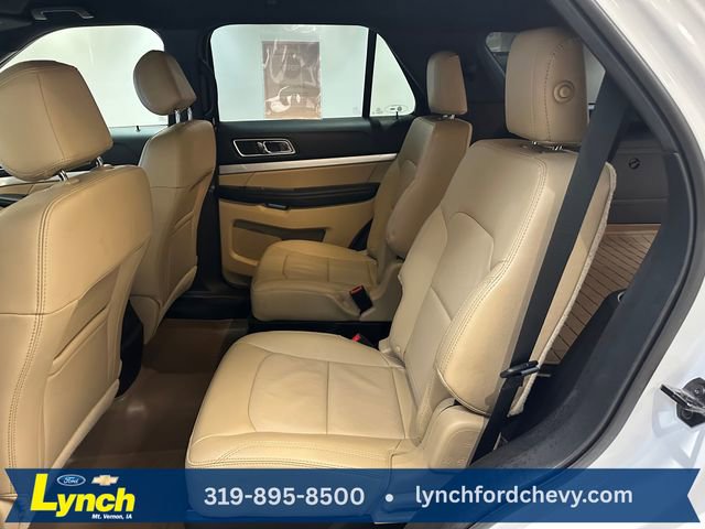Used 2017 Ford Explorer XLT w/ Equipment Group 202A AWD/4WD image 18