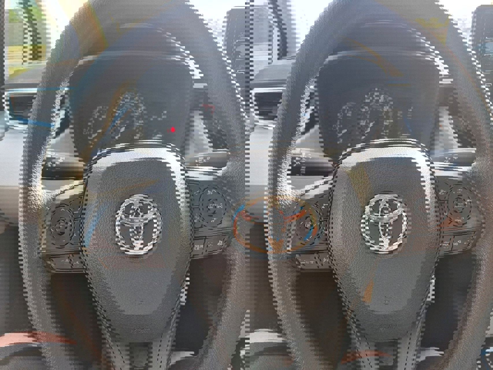 Used 2020 Toyota Corolla L image 24