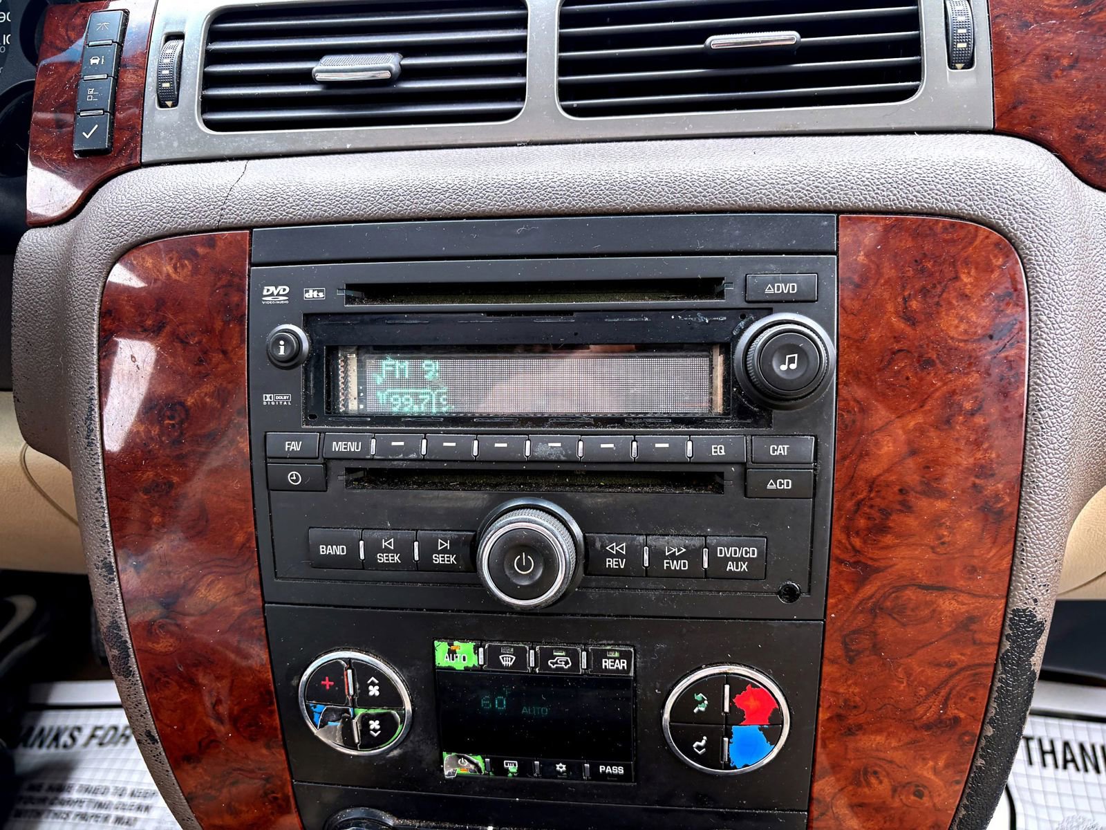 Used 2010 Chevrolet Suburban LT image 8