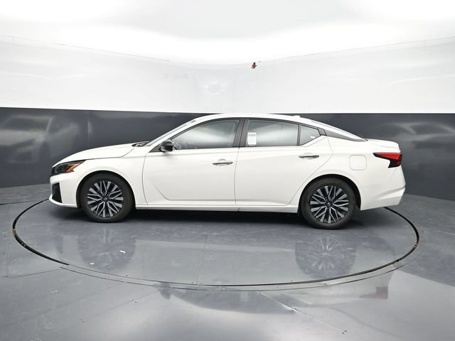 Used 2025 Nissan Altima 2.5 SV FWD image 4