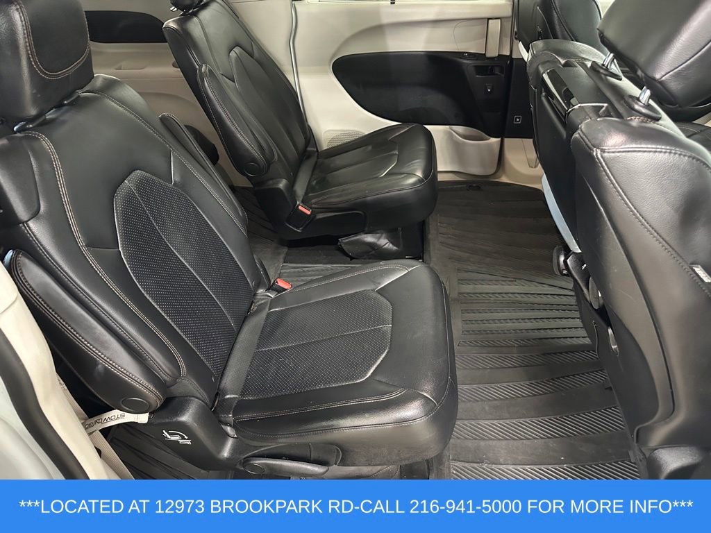 Used 2018 Chrysler Pacifica Touring-L Plus w/ Advanced Safetytec Group FWD image 23