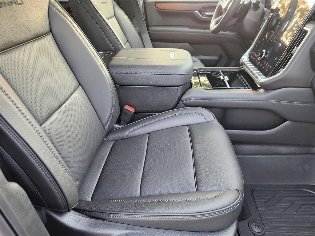 New 2026 GMC Yukon Denali w/ Sun & Power Step Package image 9