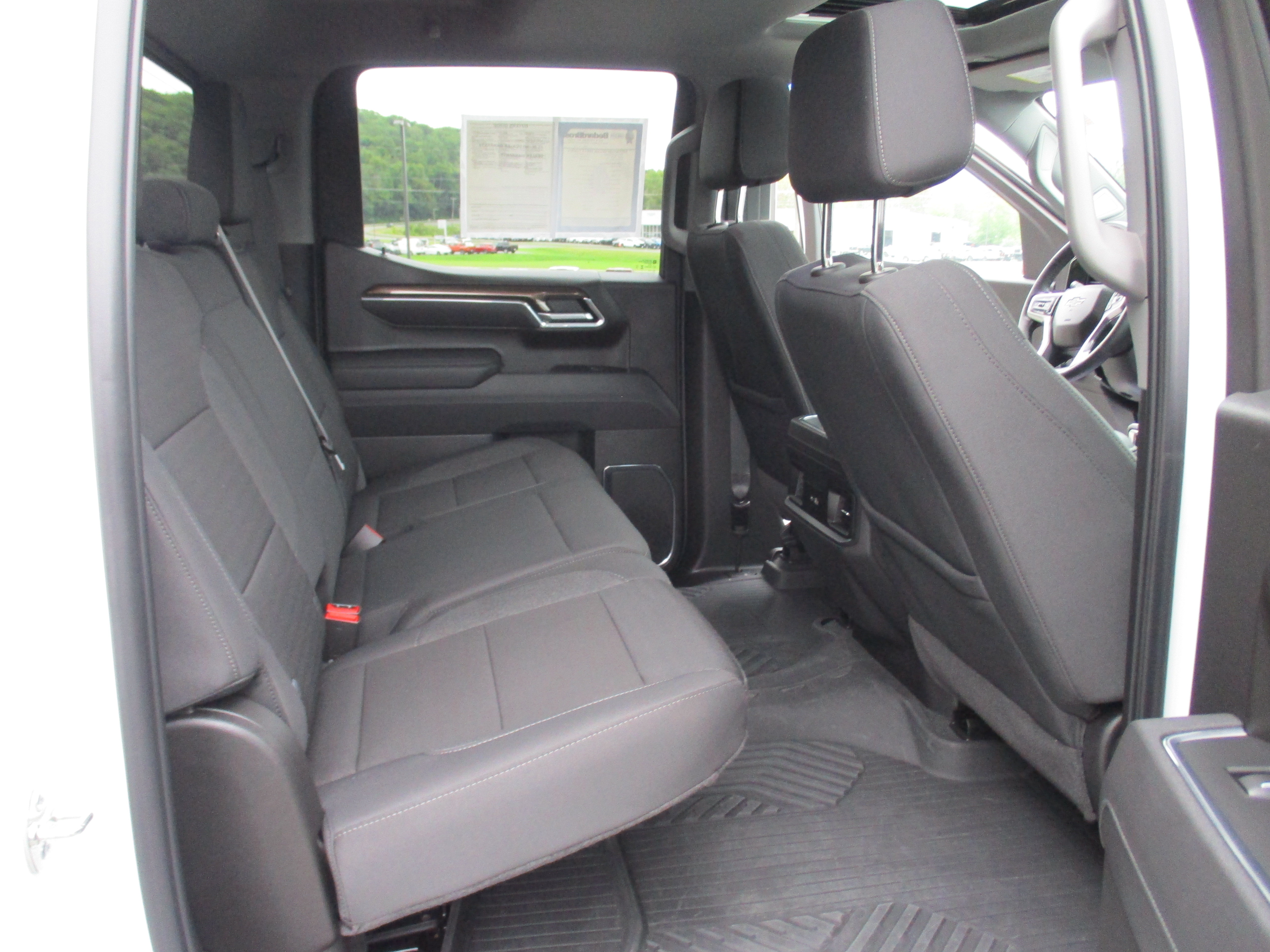 Used 2025 Chevrolet Silverado 1500 LT Trail Boss w/ Convenience Package II AWD/4WD image 14