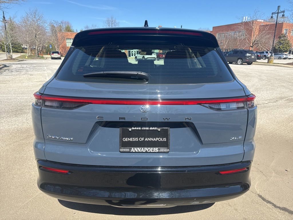 Used 2025 Toyota Crown Signia XLE image 8