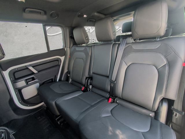 Used 2023 Land Rover Defender 130 X-Dynamic SE image 22