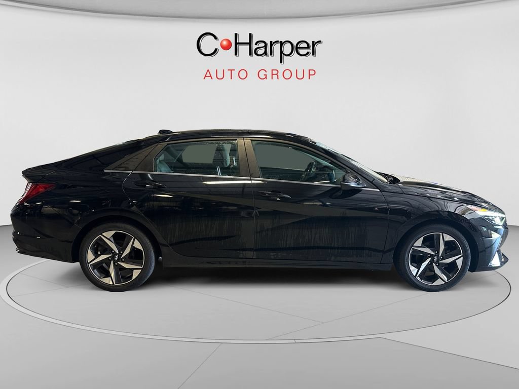 Used 2023 Hyundai Elantra Limited FWD image 2
