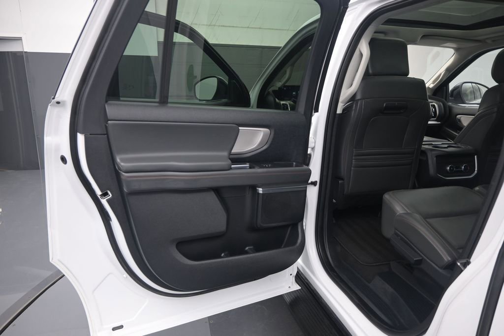 Used 2025 Ford Expedition Max Active AWD/4WD image 12