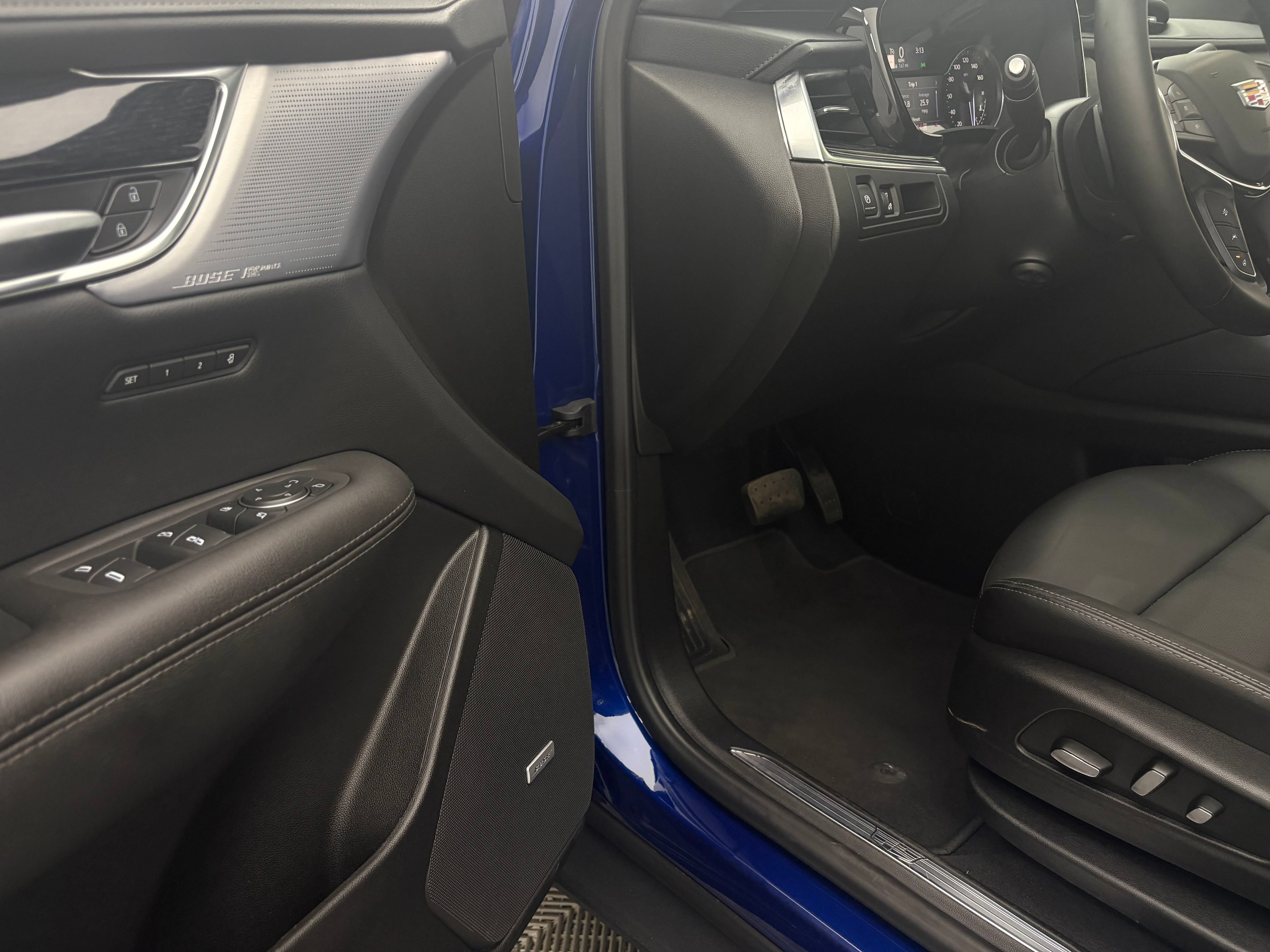 Used 2025 Cadillac XT5 Premium Luxury AWD/4WD image 16