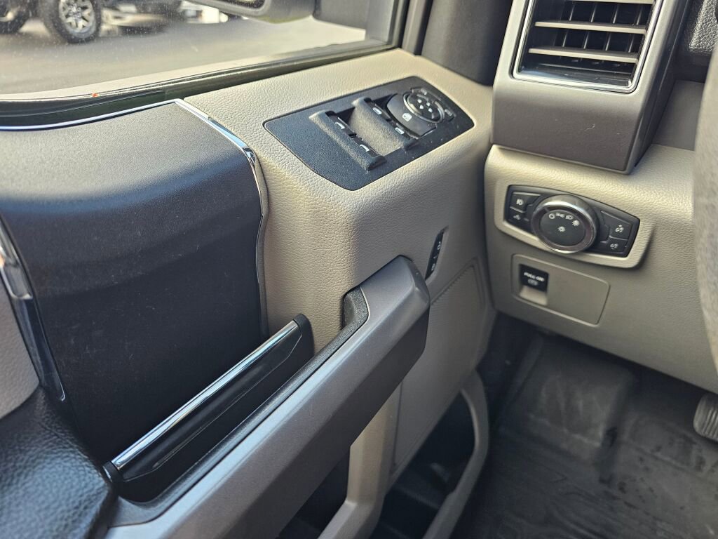 Used 2019 Ford F150 XLT w/ Trailer Tow Package image 44