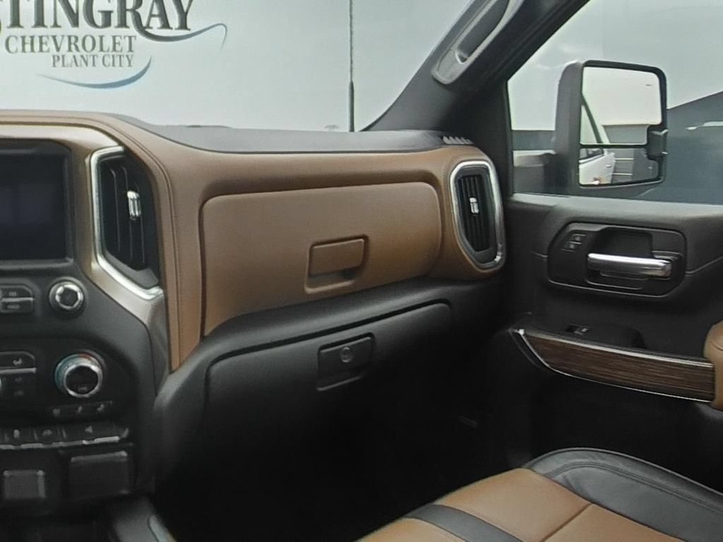 Used 2023 Chevrolet Silverado 3500 High Country AWD/4WD image 15
