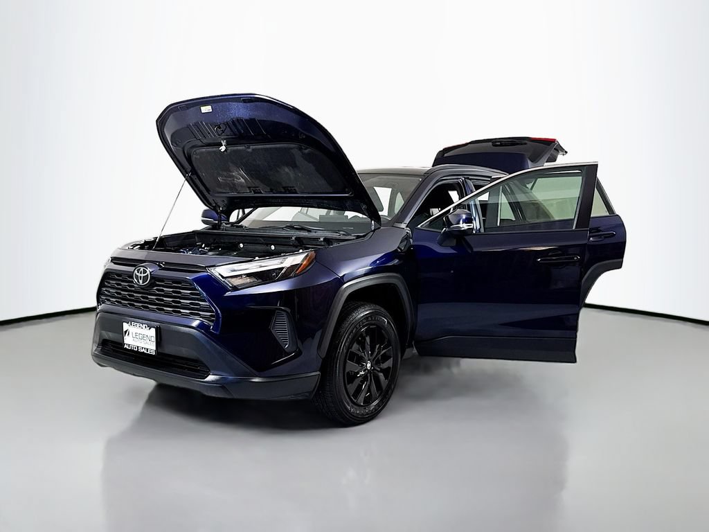 Used 2022 Toyota RAV4 XLE AWD/4WD image 19