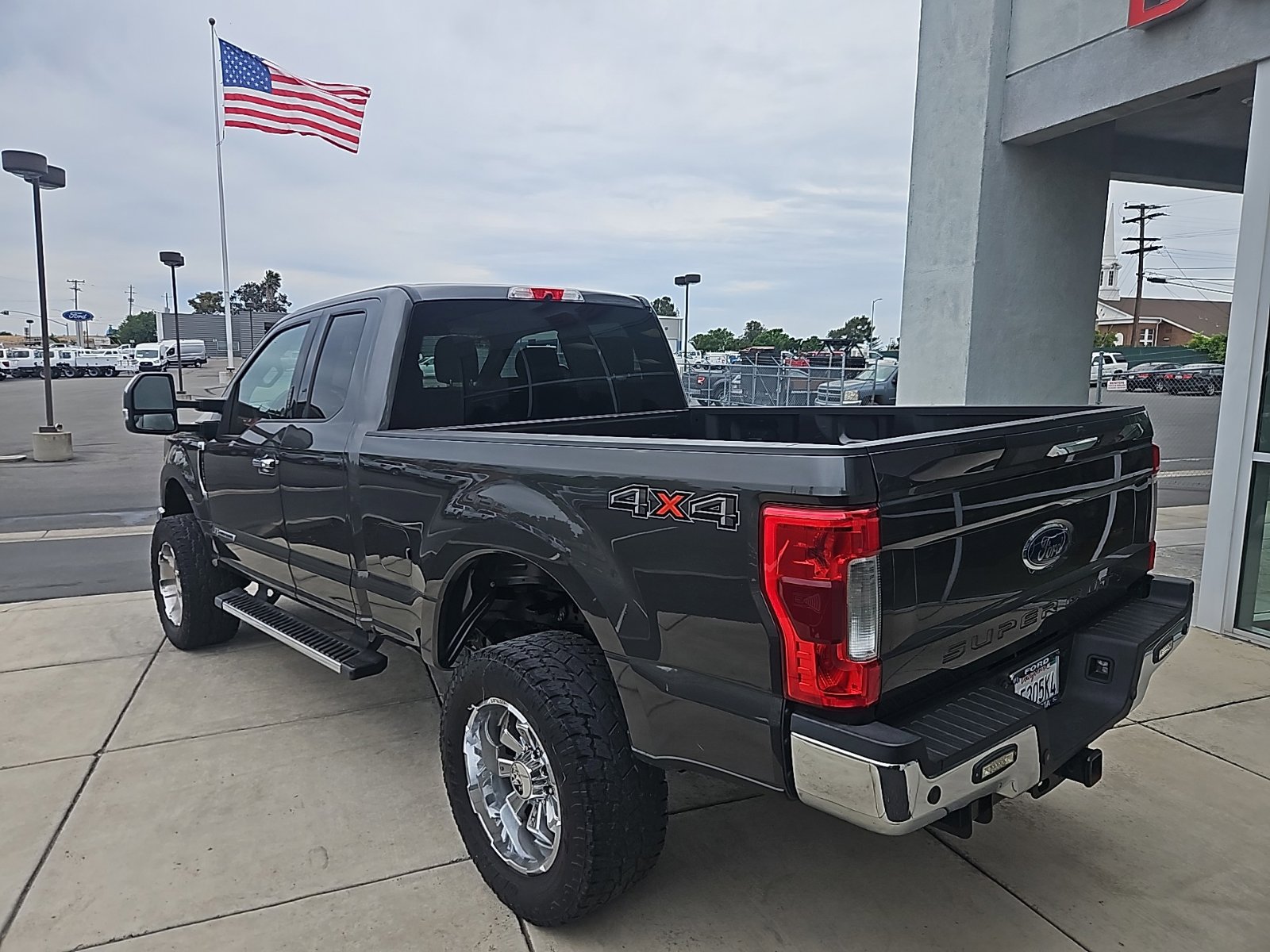 Used 2018 Ford F350 XLT w/ XLT Premium Package image 4