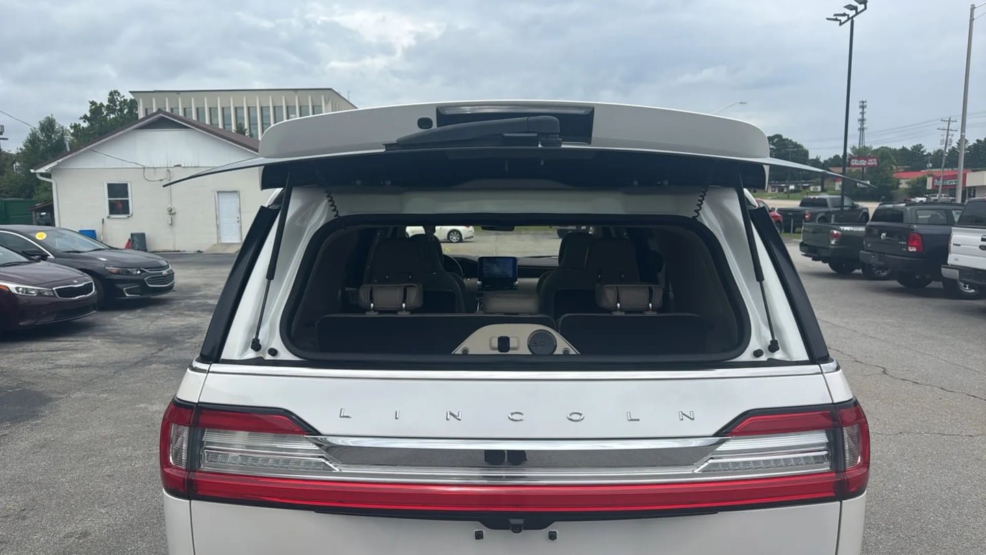 Used 2019 Lincoln Navigator Reserve AWD/4WD image 38