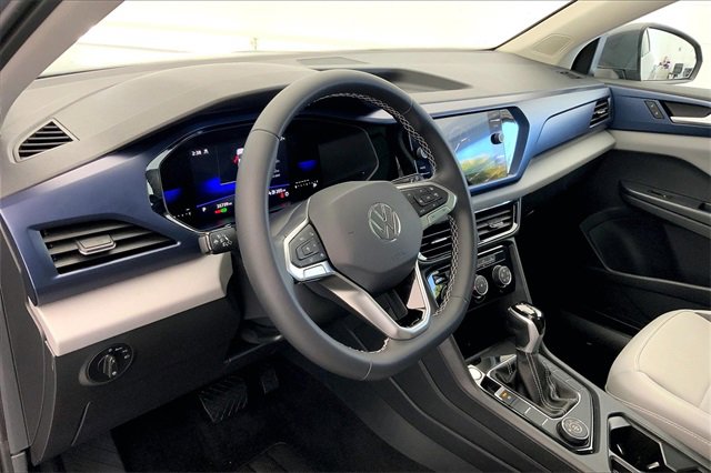 Certified 2023 Volkswagen Taos SE w/ Panoramic Sunroof Package image 14