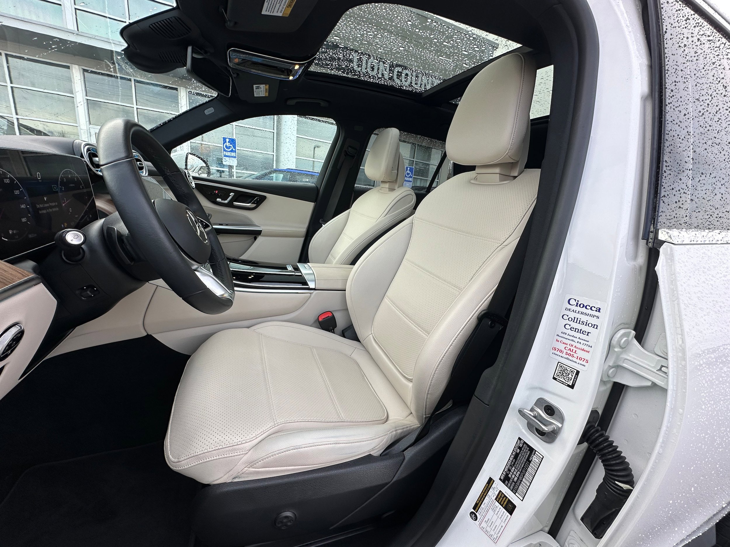 Used 2023 Mercedes-Benz GLC 300 4MATIC image 29