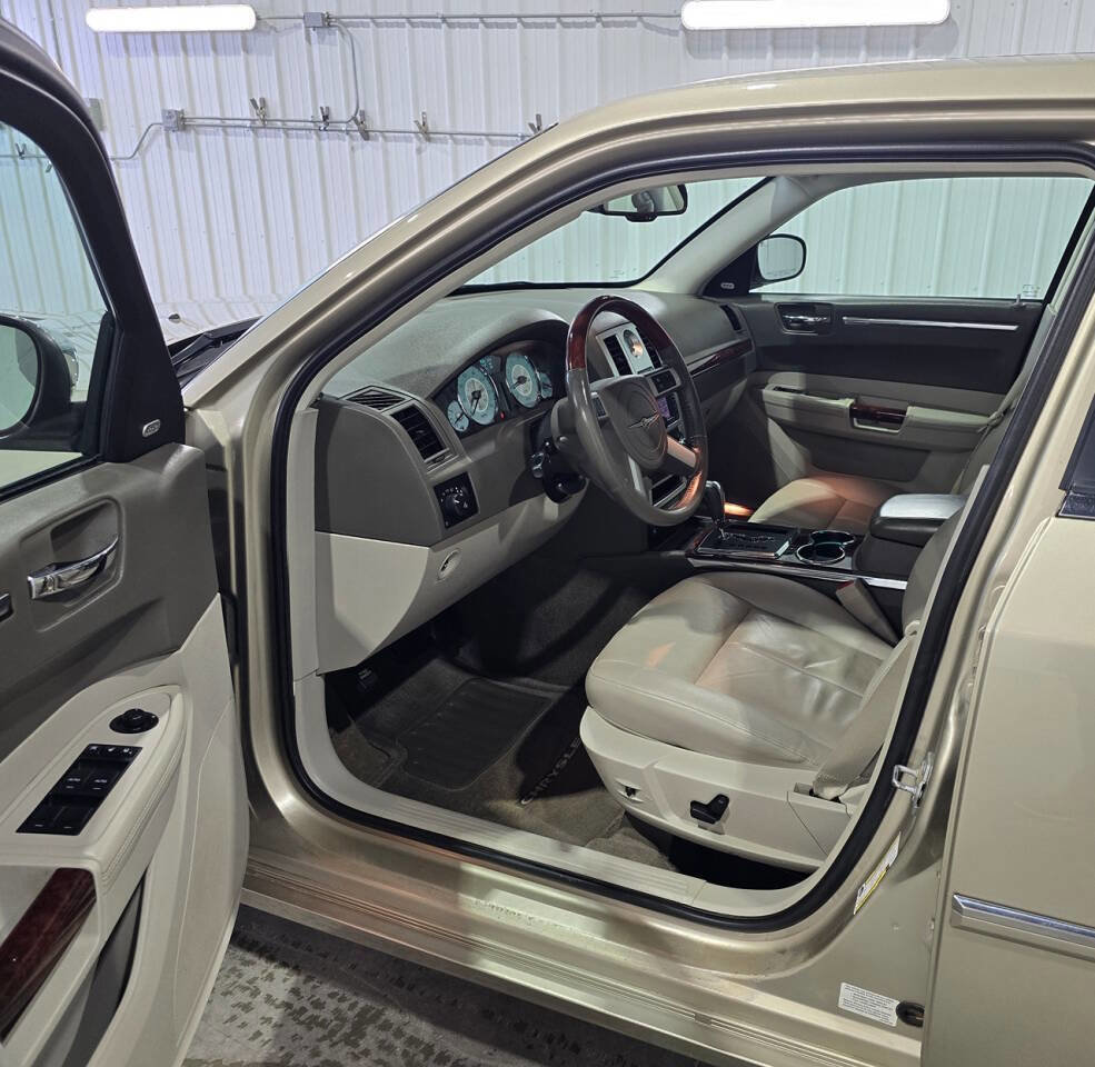 Used 2009 Chrysler 300 Limited image 7