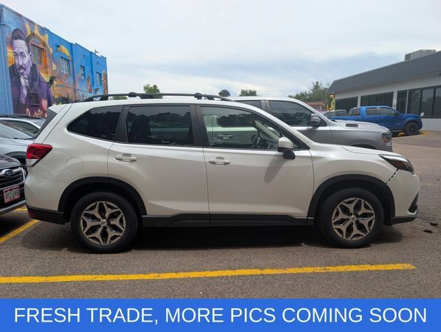 Used 2023 Subaru Forester Premium AWD/4WD image 2