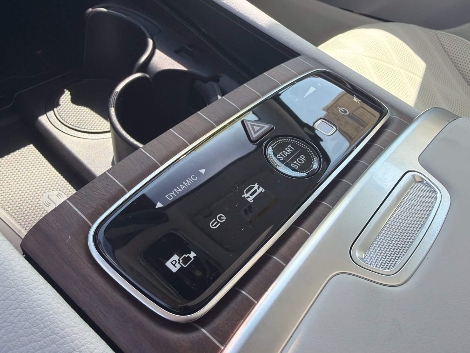 New 2027 Mercedes-Benz EQS 400 4MATIC SUV image 23