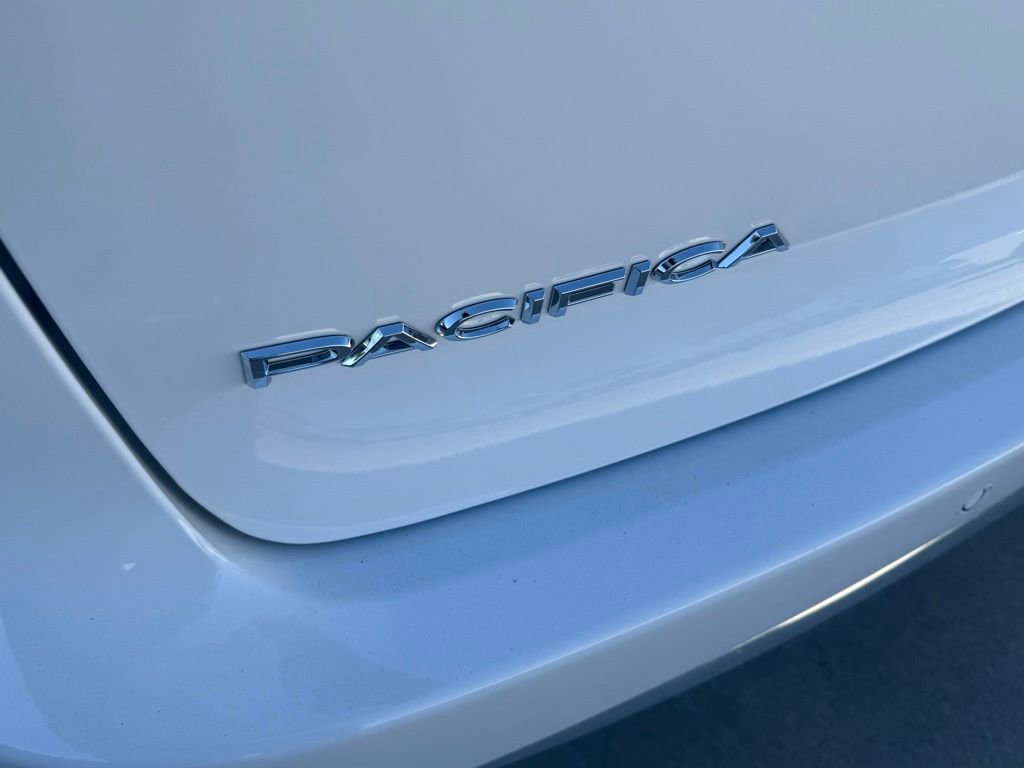 New 2026 Chrysler Pacifica Select image 32