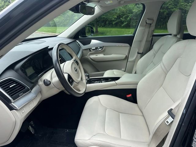 Used 2018 Volvo XC90 T5 Momentum w/ Convenience Package AWD/4WD image 12