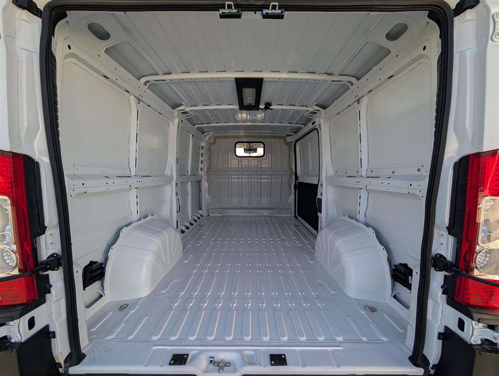 New 2025 RAM ProMaster 1500 w/ Premium Convenience Group image 11