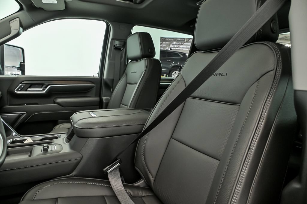 New 2026 GMC Sierra 2500 Denali w/ Denali Reserve Package AWD/4WD image 9