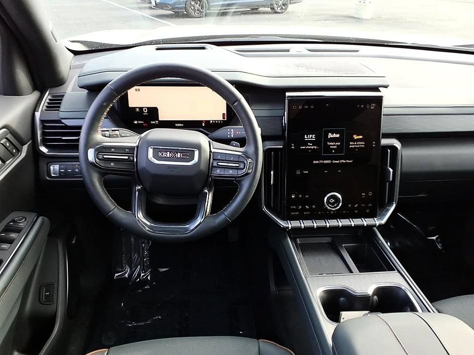 Used 2026 GMC Acadia AT4 w/ Luxury Package AWD/4WD image 23