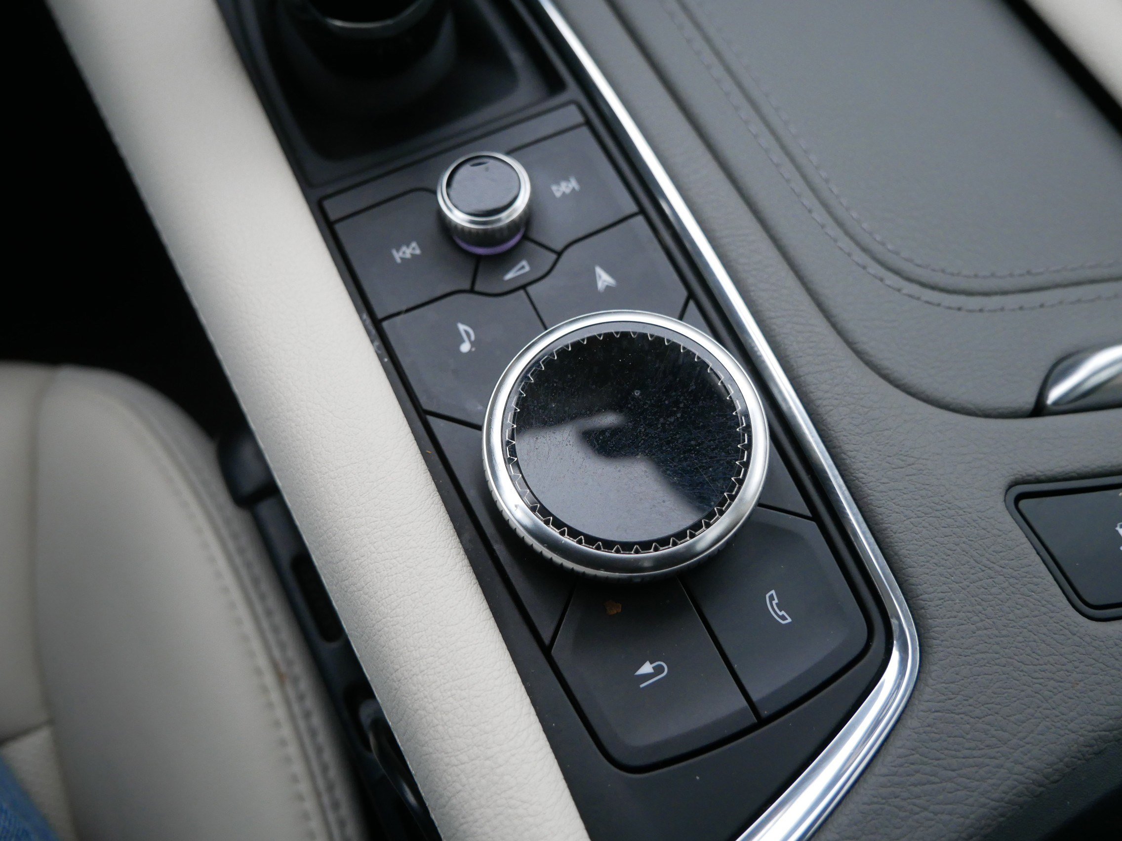 Used 2023 Cadillac XT6 Premium Luxury w/ Technology Package image 37