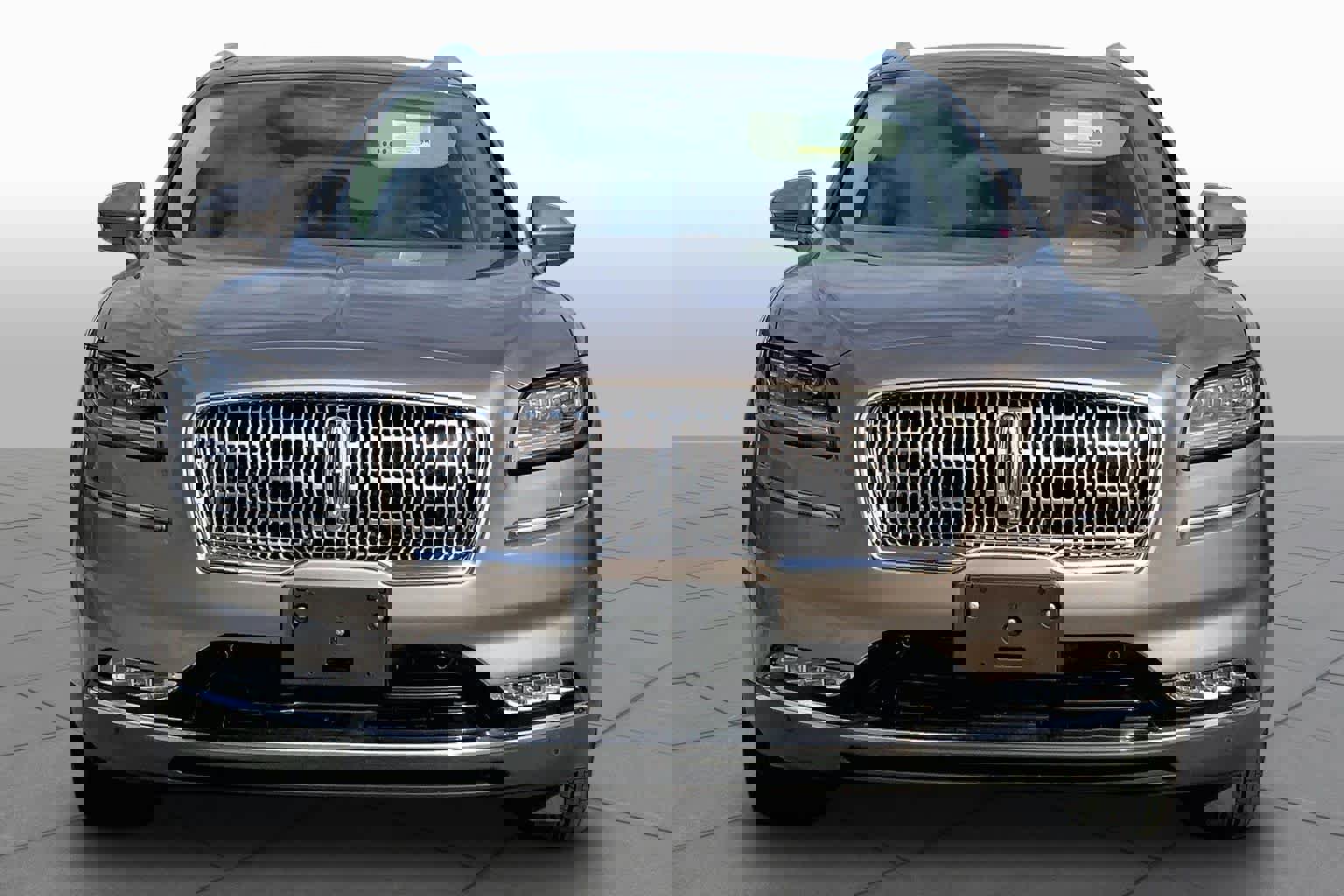 Used 2021 Lincoln Nautilus Reserve w/ Equipment Group 202A image 4