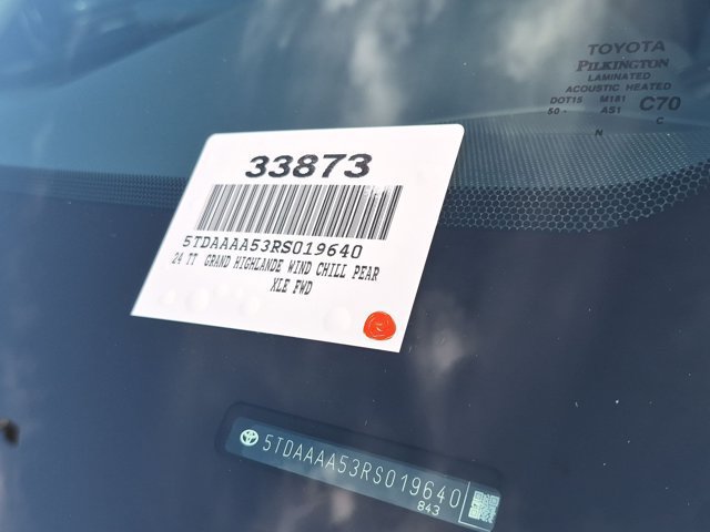 Certified 2024 Toyota Grand Highlander FWD image 18