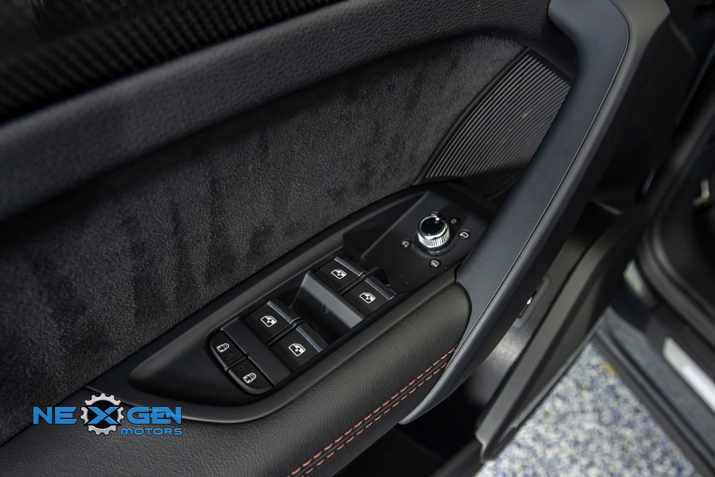 Used 2024 Audi SQ5 Prestige image 12