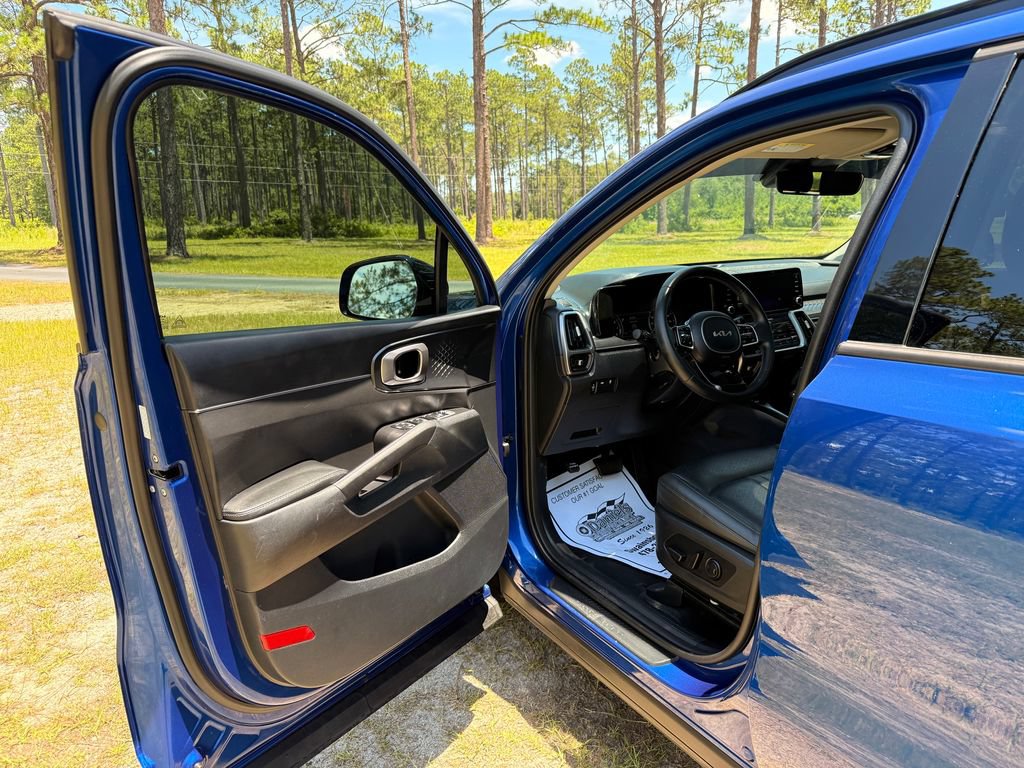 Used 2023 Kia Sorento S w/ Panoramic Sunroof Package FWD image 11