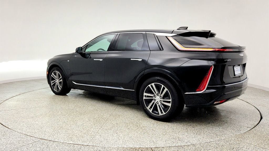 Used 2024 Cadillac Lyriq Luxury RWD image 7