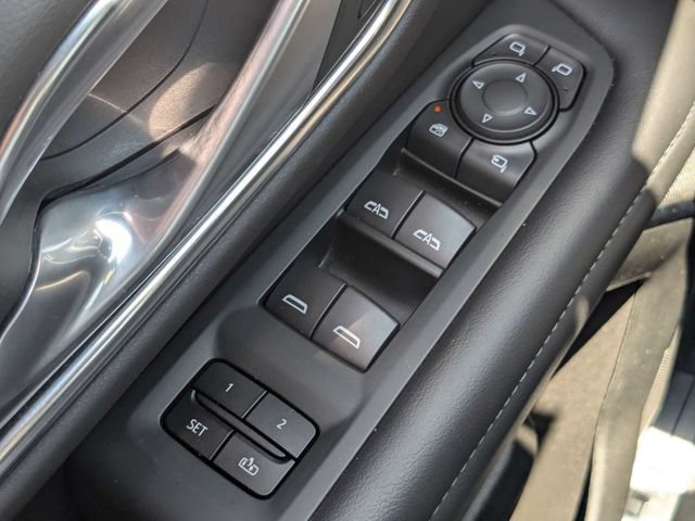 Used 2022 Chevrolet Suburban LT w/ LT Signature Plus Package AWD/4WD image 23