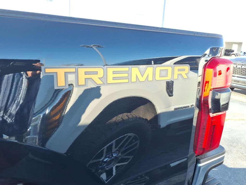 Used 2023 Ford F250 Lariat w/ Lariat Ultimate Package AWD/4WD image 5