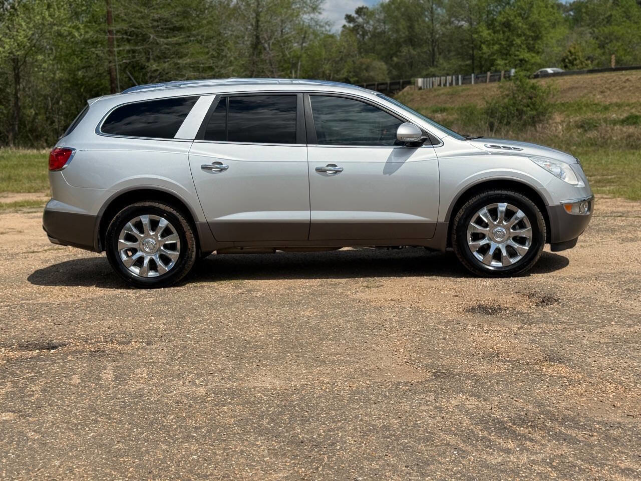 Used 2012 Buick Enclave Premium w/ LPO, Cargo Convenience Pkg FWD image 5