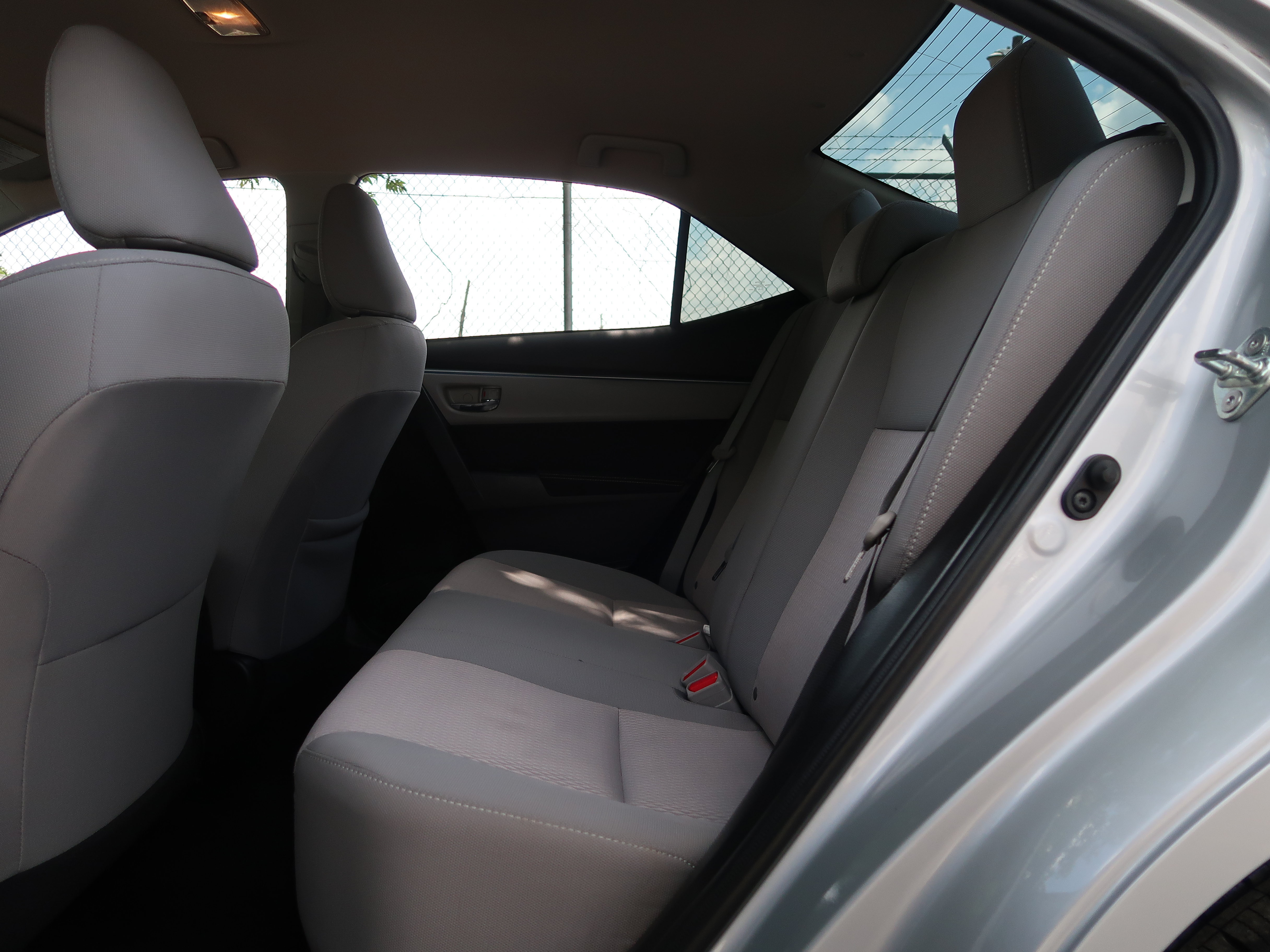 Used 2014 Toyota Corolla LE FWD image 32