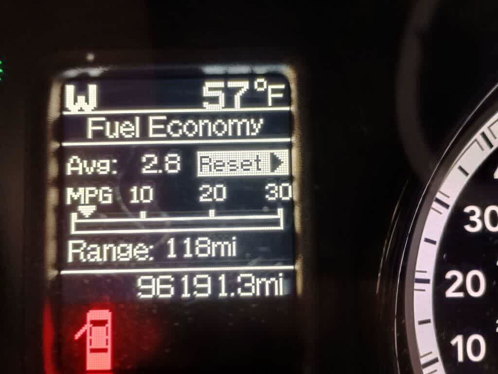 Used 2019 RAM 1500 Classic SLT AWD/4WD image 3