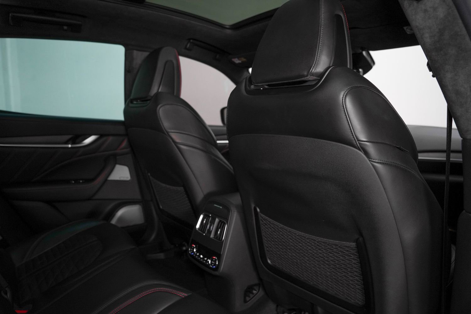 Used 2019 Maserati Levante Trofeo image 37