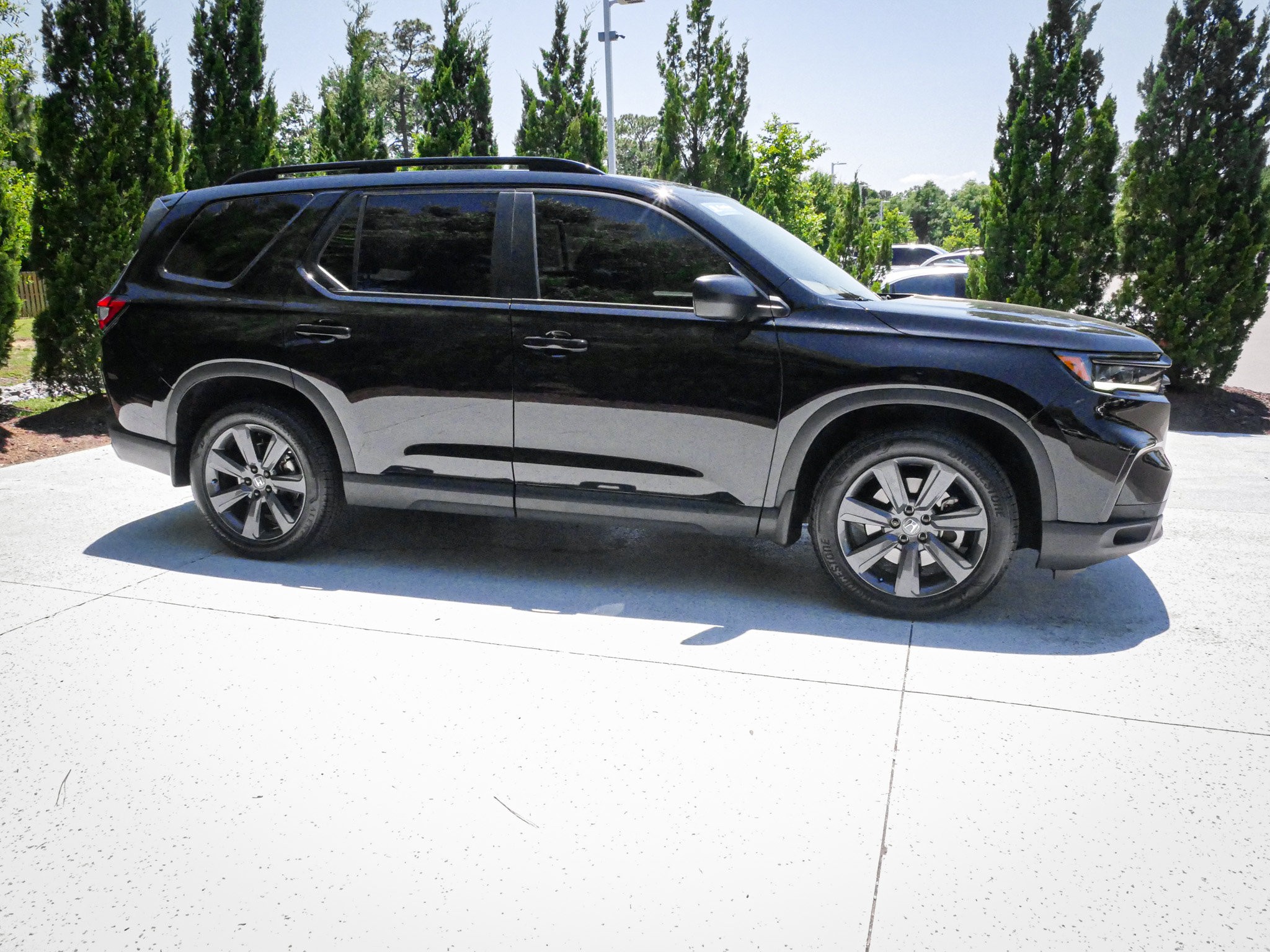 Certified 2025 Honda Pilot Sport image 11