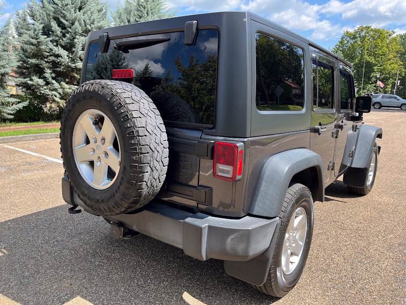 Used 2016 Jeep Wrangler Unlimited Sport w/ Quick Order Package 24S AWD/4WD image 33