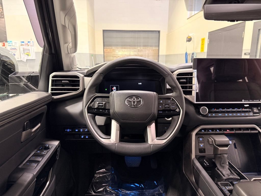 Used 2024 Toyota Tundra Limited AWD/4WD image 23